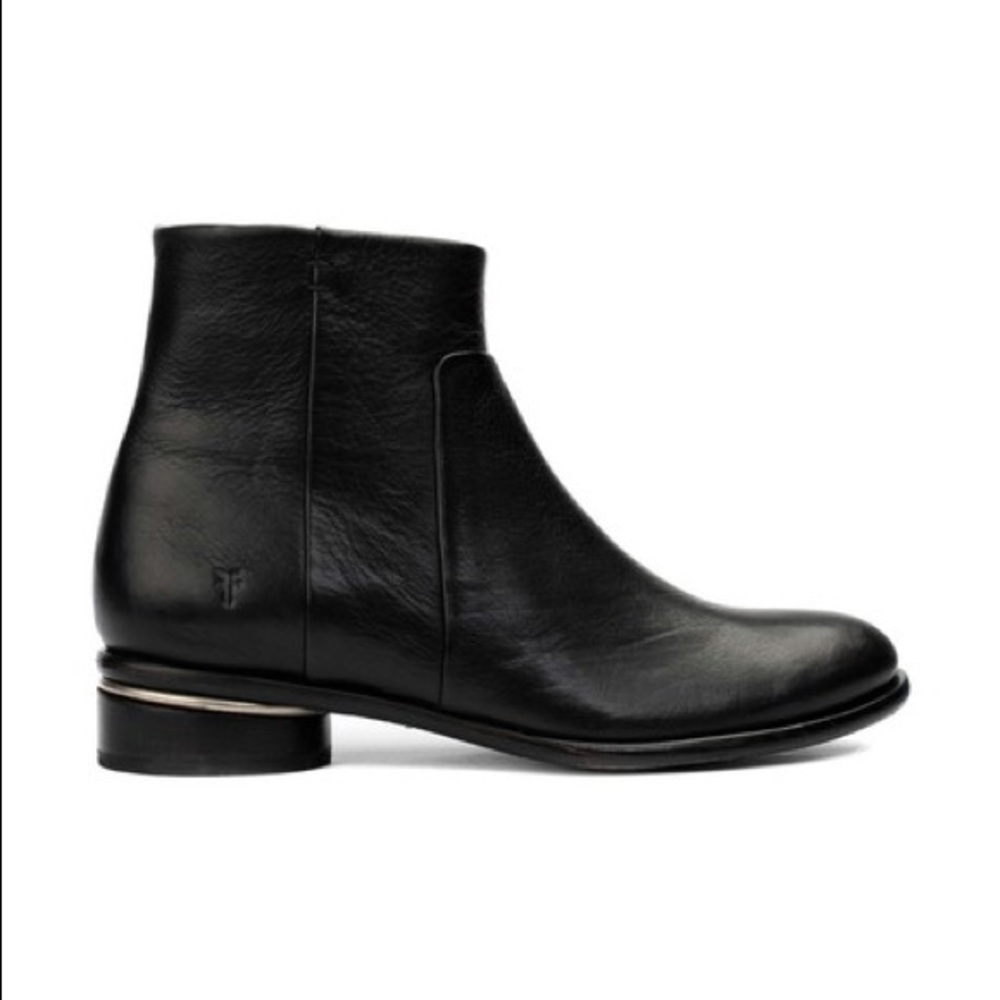 NWB Stunning Frye Charlie Seam Boot